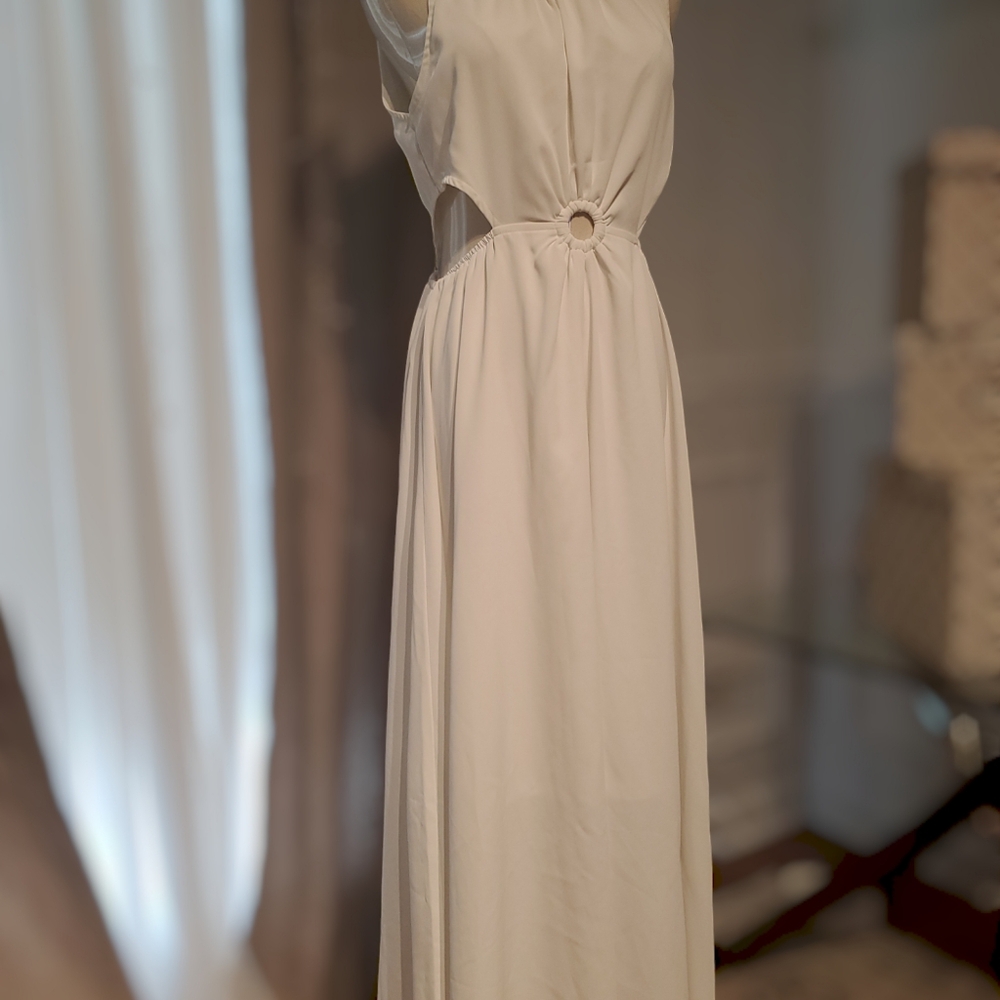 Entro  Sleeveless Cutout Maxi Dress size Medium - Picture 2 of 5
